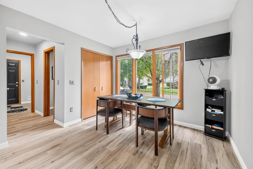 37676 Laurel Park Drive #70 Livonia, MI 48152