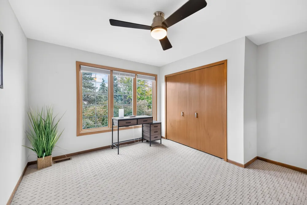 37676 Laurel Park Drive #70 Livonia, MI 48152