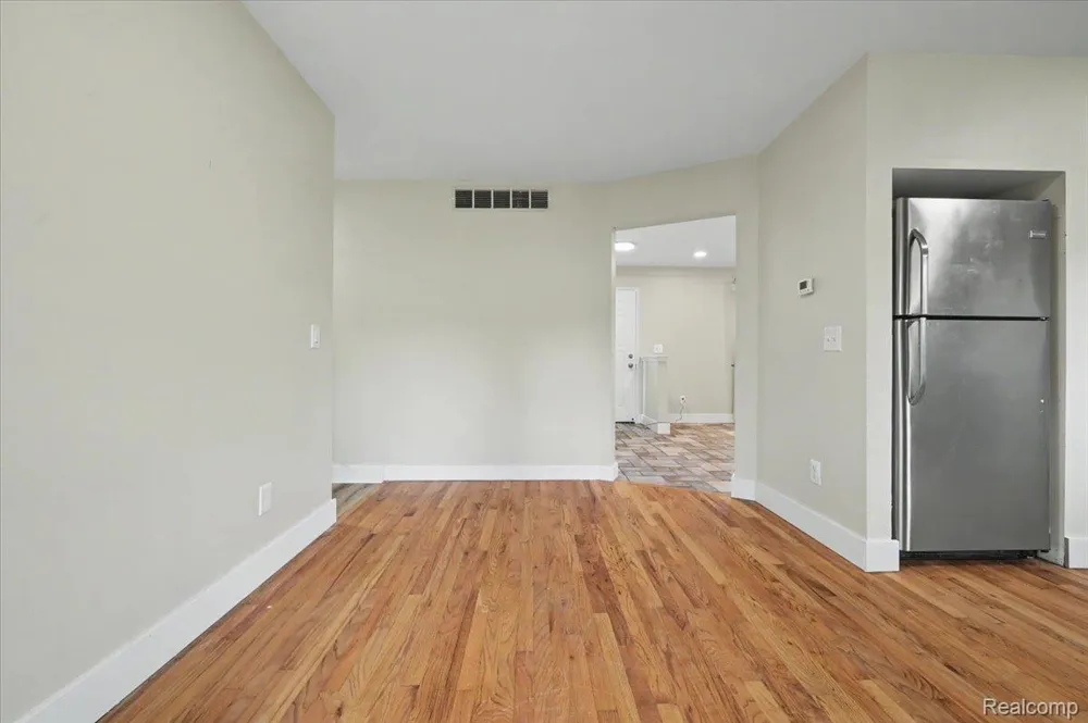 7249 2nd Street West Bloomfield Charter Township, MI 48324