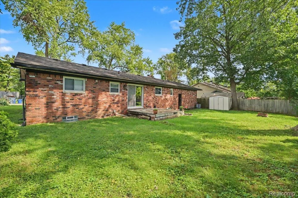 7249 2nd Street West Bloomfield Charter Township, MI 48324
