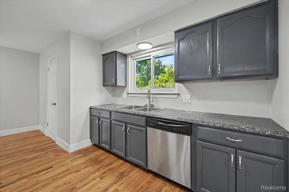 7249 2nd Street West Bloomfield Charter Township, MI 48324