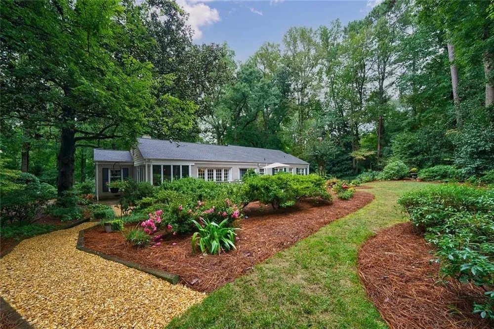 3952 Club Drive NE Atlanta, GA 30319