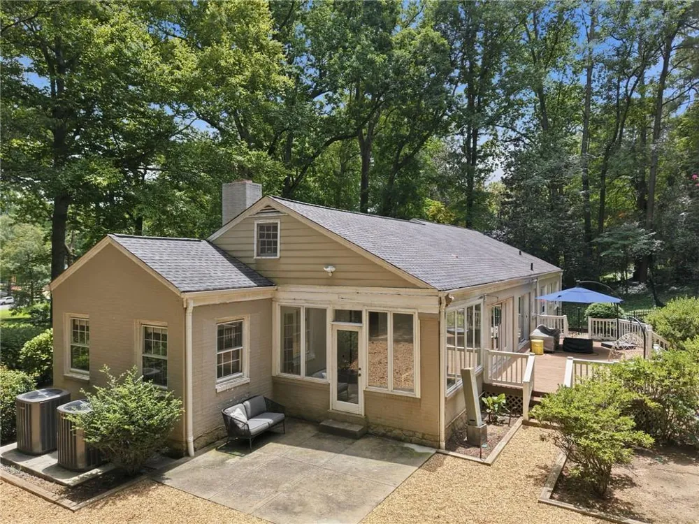 3952 Club Drive NE Atlanta, GA 30319