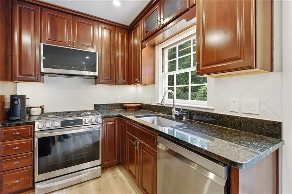3952 Club Drive NE Atlanta, GA 30319