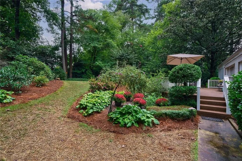 3952 Club Drive NE Atlanta, GA 30319