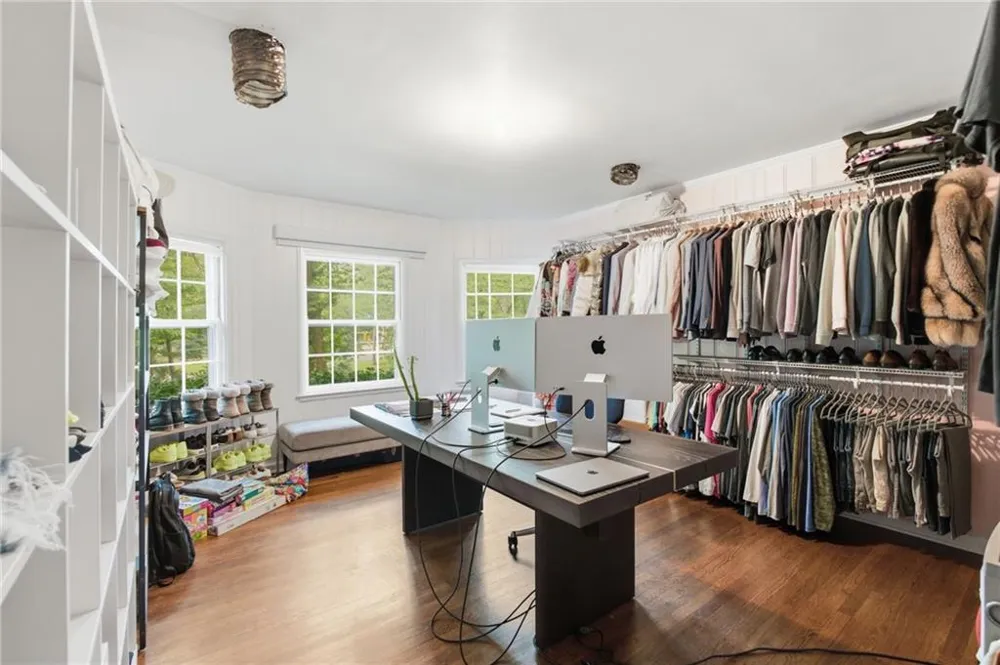 3952 Club Drive NE Atlanta, GA 30319