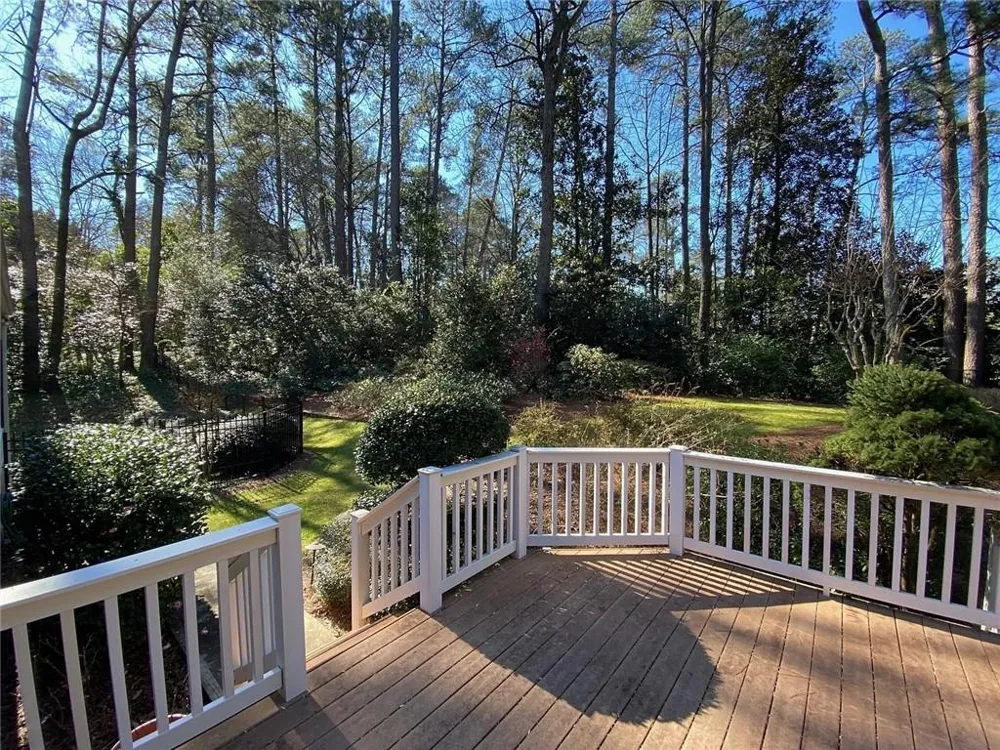 3952 Club Drive NE Atlanta, GA 30319