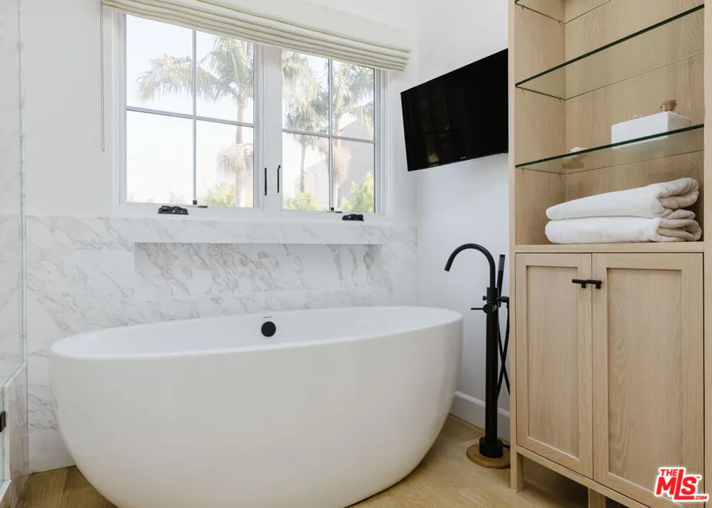 408 Westbourne Drive Los Angeles, CA 90048