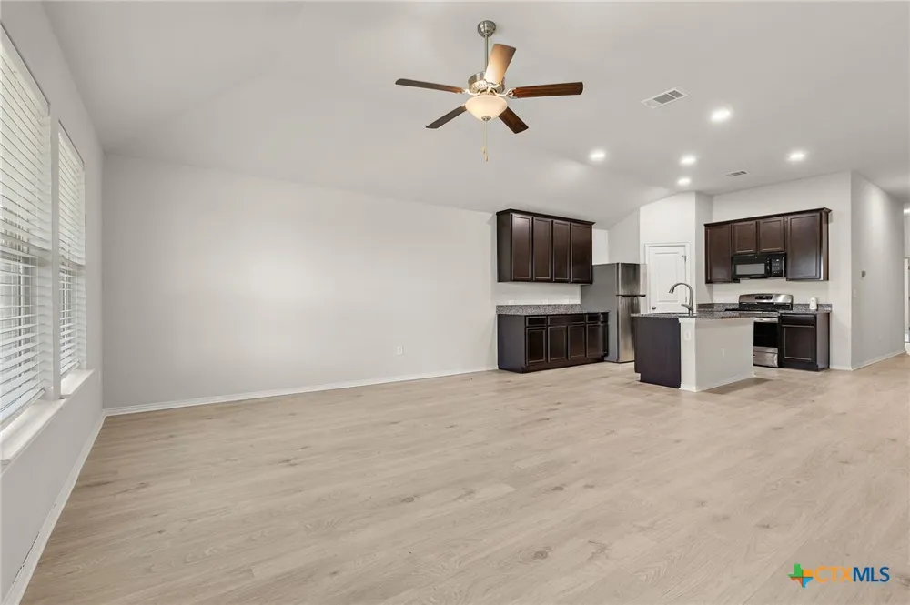 13612 Bullhorn Acacia Pass Manor, TX 78653