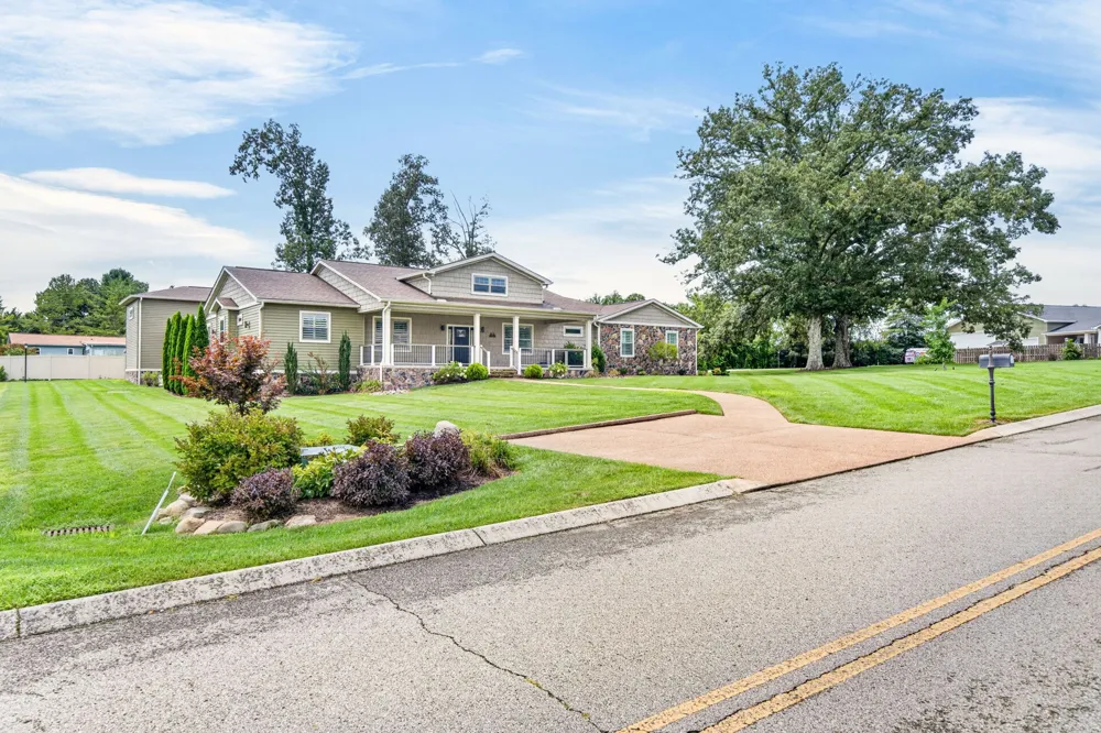 171 Red Oak Dr Crossville, TN 38555