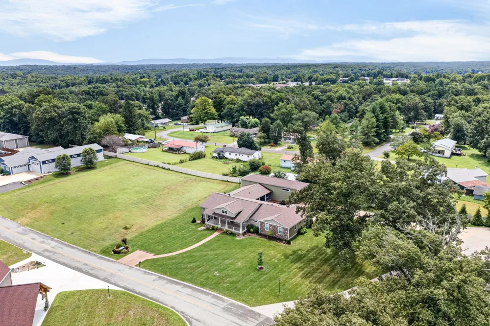 171 Red Oak Dr Crossville, TN 38555