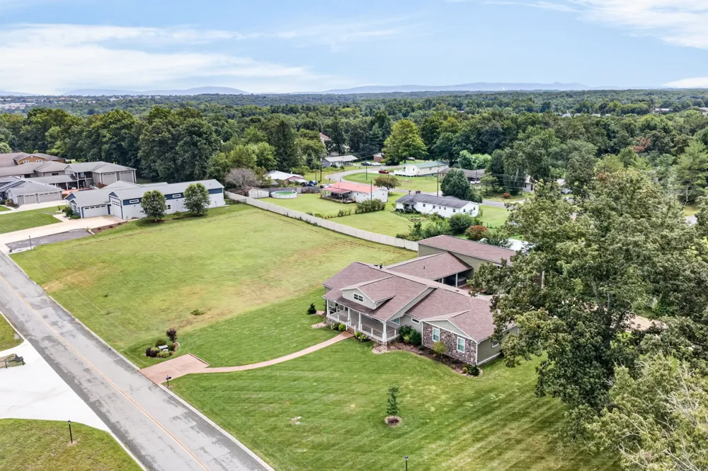 171 Red Oak Dr Crossville, TN 38555