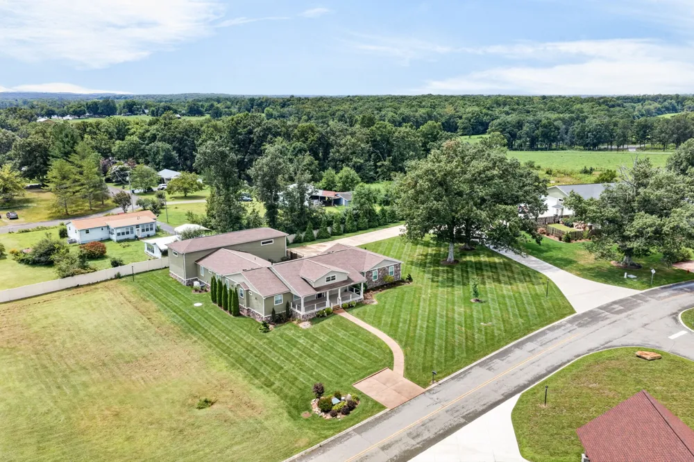 171 Red Oak Dr Crossville, TN 38555