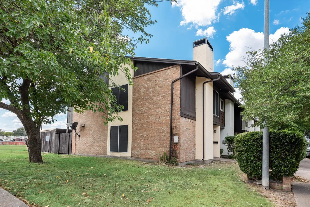264 Rolling Hills Place Lancaster, TX 75146
