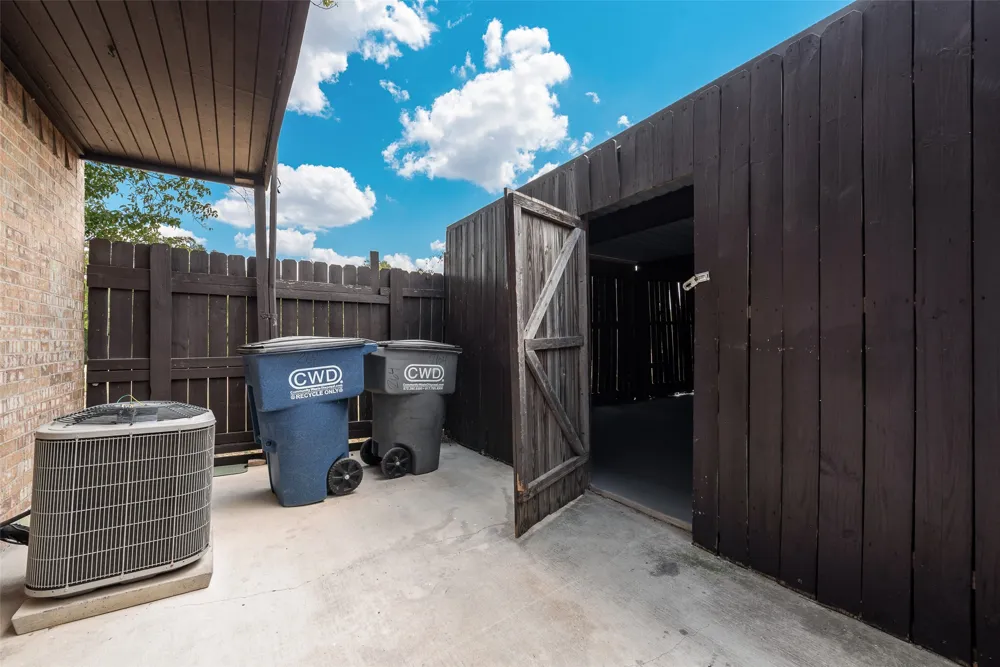 264 Rolling Hills Place Lancaster, TX 75146