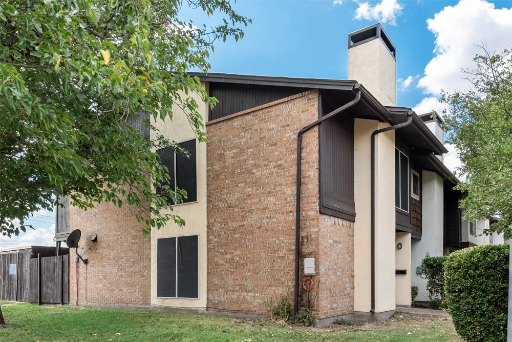 264 Rolling Hills Place Lancaster, TX 75146