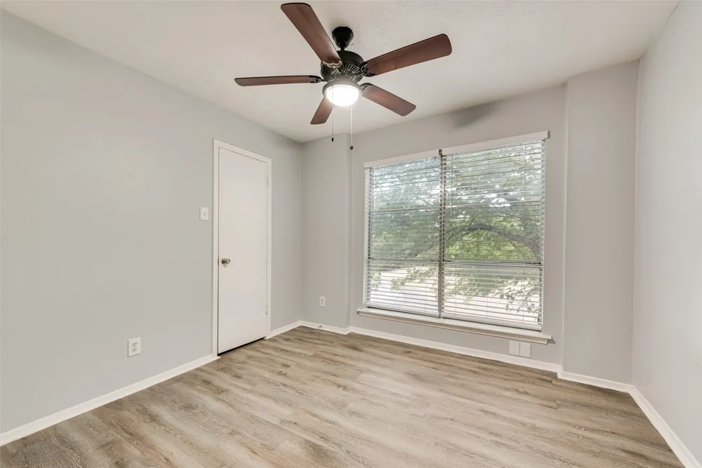 264 Rolling Hills Place Lancaster, TX 75146
