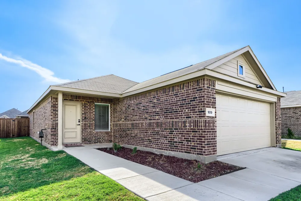 1619 Grassy Pond Road Forney, TX 75126