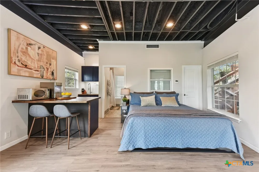 471 Turkey Drive Dripping Springs, TX 78620