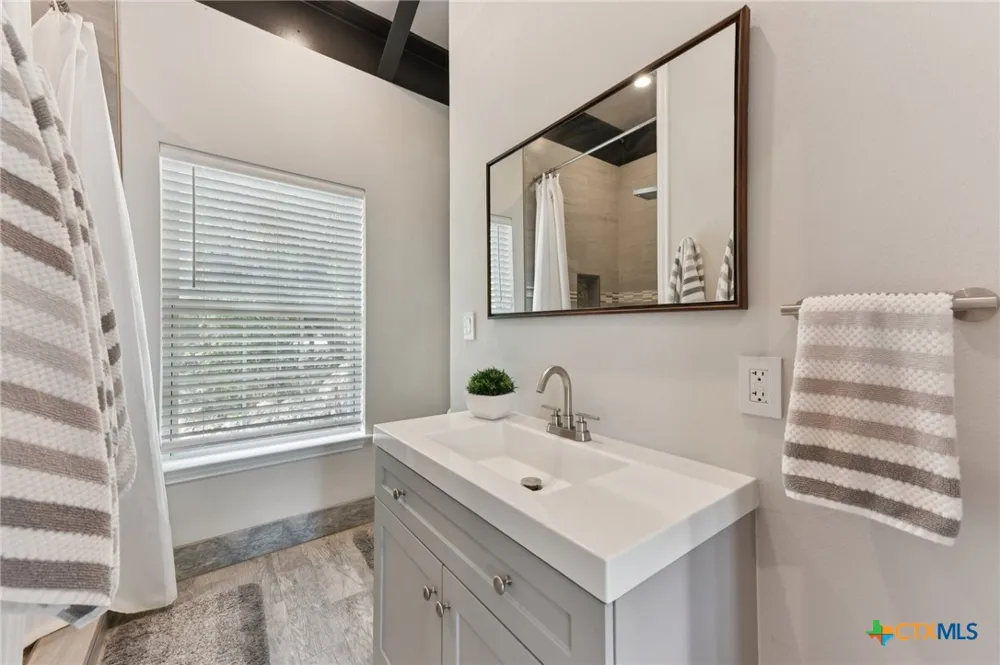 471 Turkey Drive Dripping Springs, TX 78620