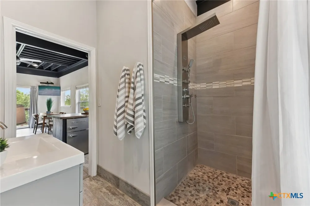 471 Turkey Drive Dripping Springs, TX 78620