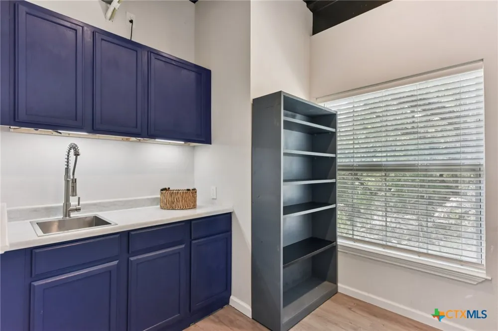 471 Turkey Drive Dripping Springs, TX 78620