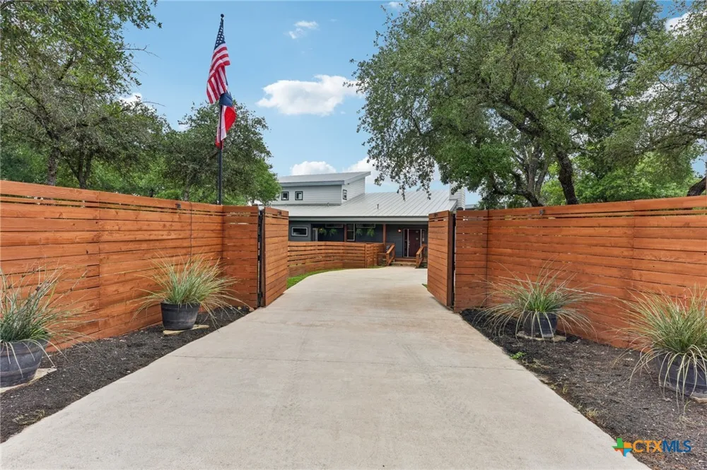 471 Turkey Drive Dripping Springs, TX 78620