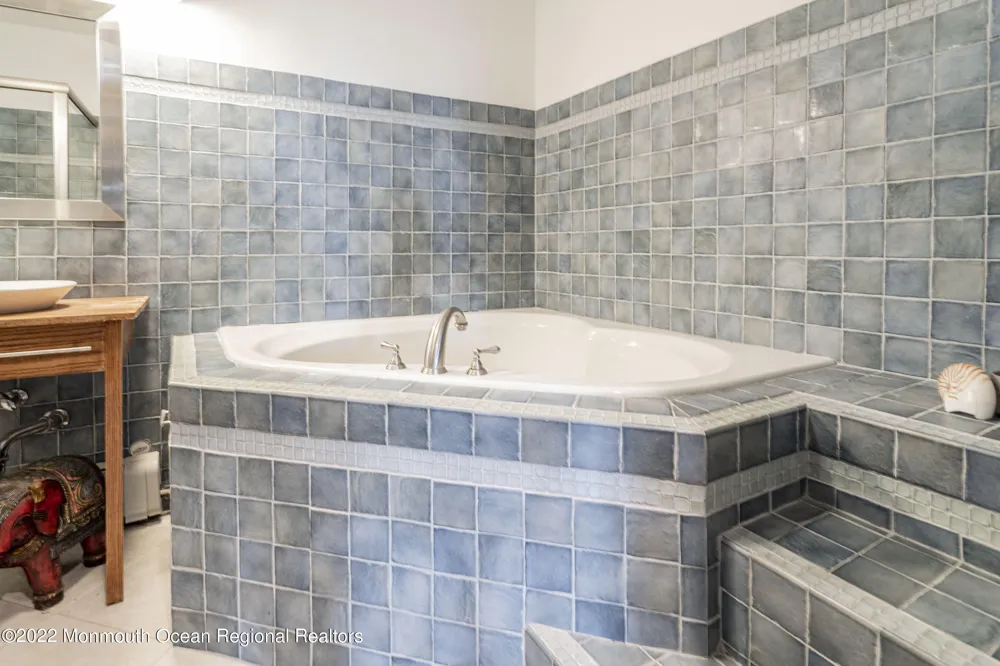 28 Twinlights Terrace Highlands, NJ 07732
