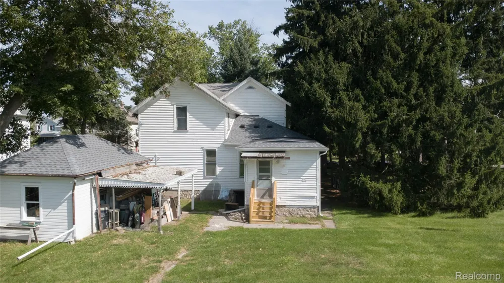 426 E 4th Street Monroe City, MI 48161