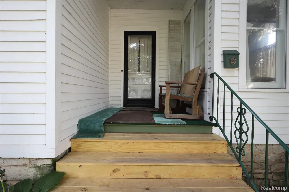 426 E 4th Street Monroe City, MI 48161