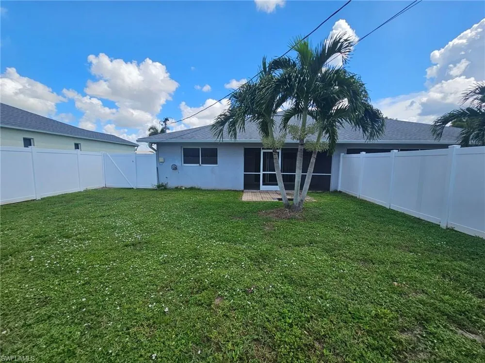 1036 SE 11th Street Cape Coral, FL 33990