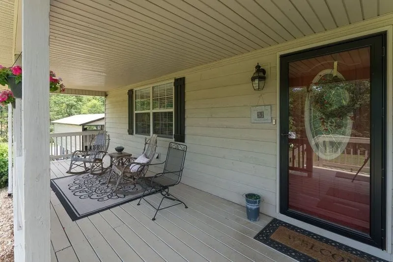 334 Avery Scroggs Rd Hayesville, NC 28904