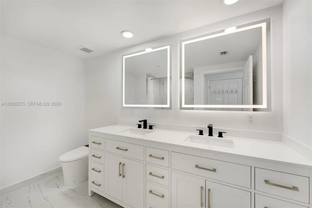 2000 Bayshore Dr #619 Miami, FL 33137