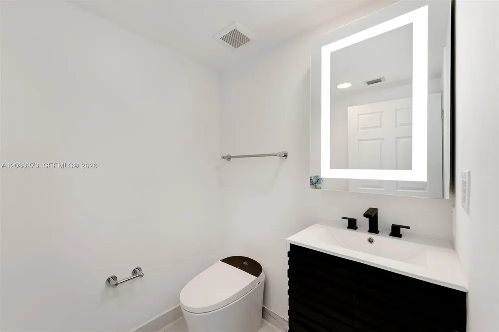 2000 Bayshore Dr #619 Miami, FL 33137