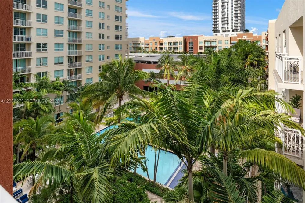 2000 Bayshore Dr #619 Miami, FL 33137