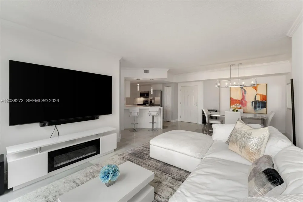 2000 Bayshore Dr #619 Miami, FL 33137