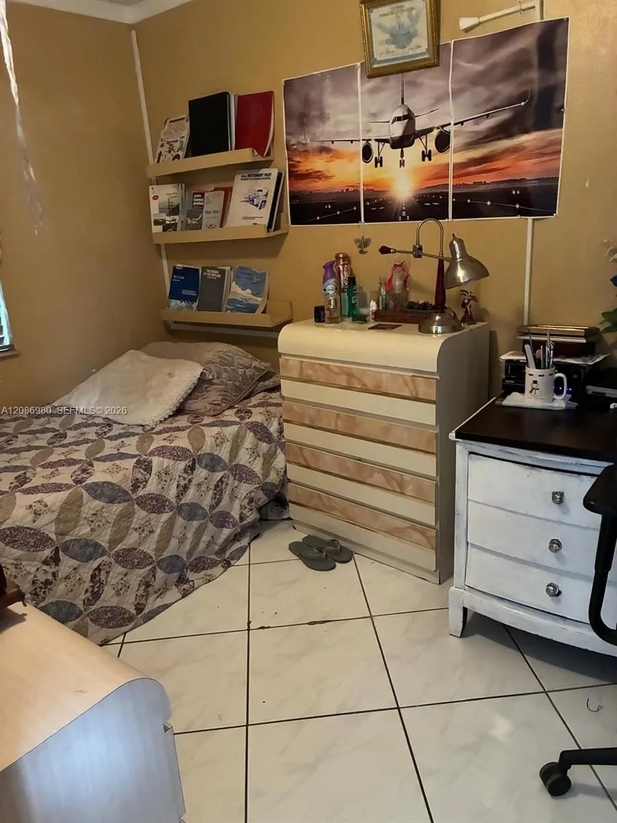 2403 W 76th St #102 Hialeah, FL 33016