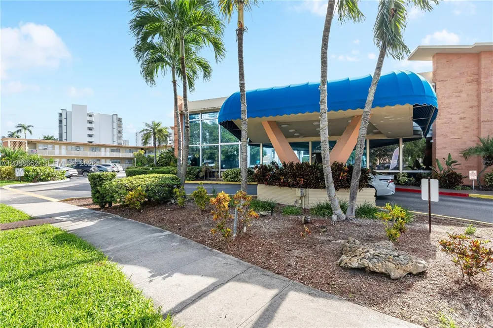 26 Diplomat Pkwy #2390 Hallandale Beach, FL 33009