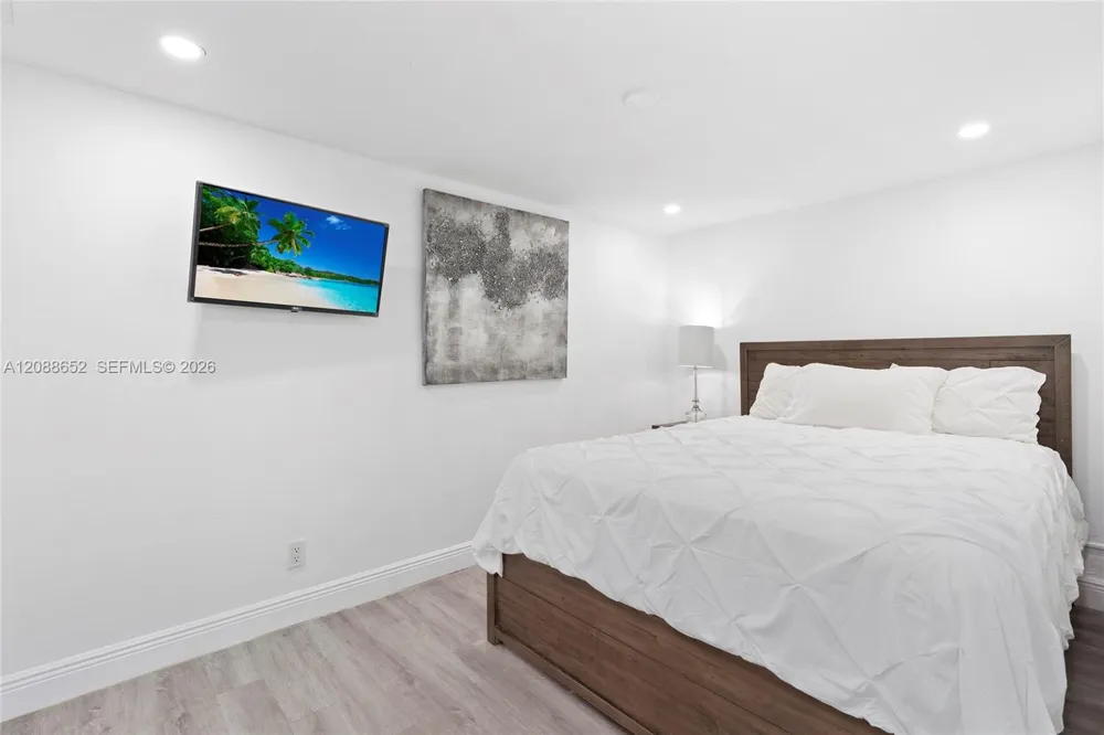 26 Diplomat Pkwy #2390 Hallandale Beach, FL 33009