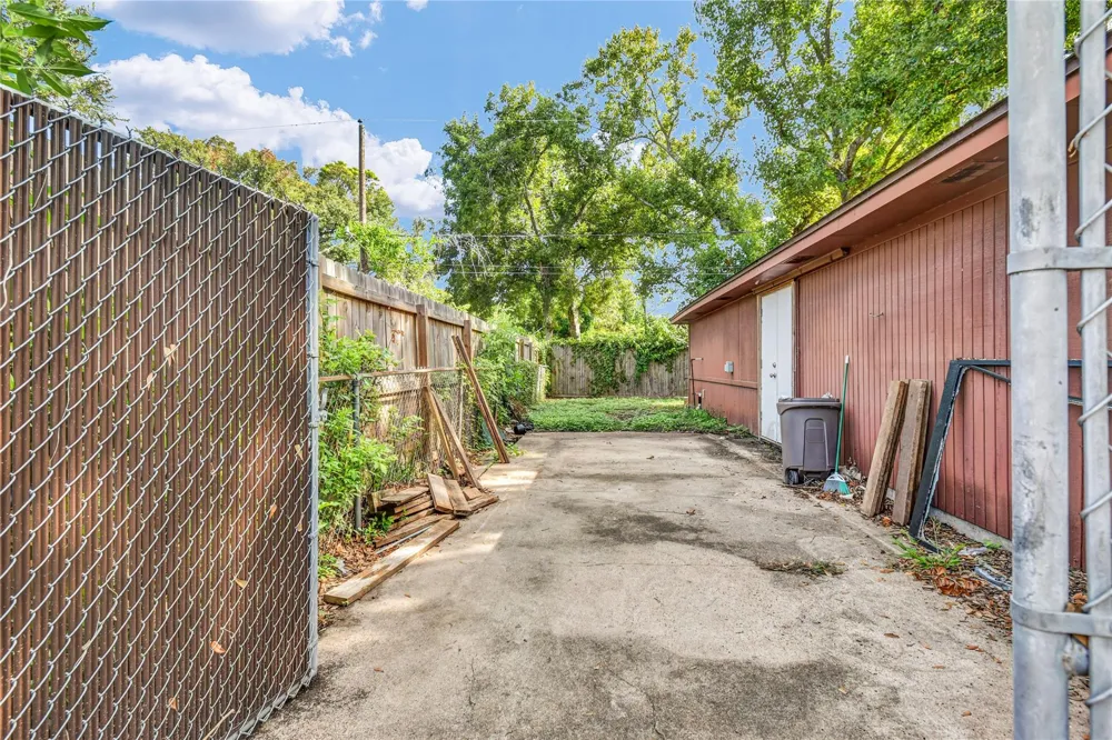 133 Nasturtium Street Lake Jackson, TX 77566