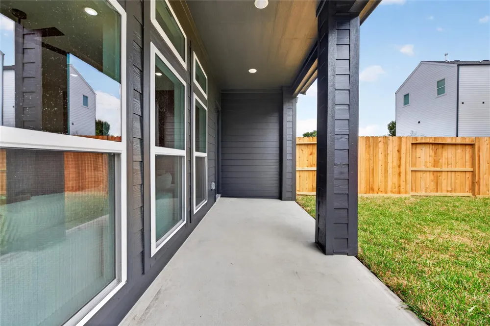 14101 Bridgeport Houston, TX 77047