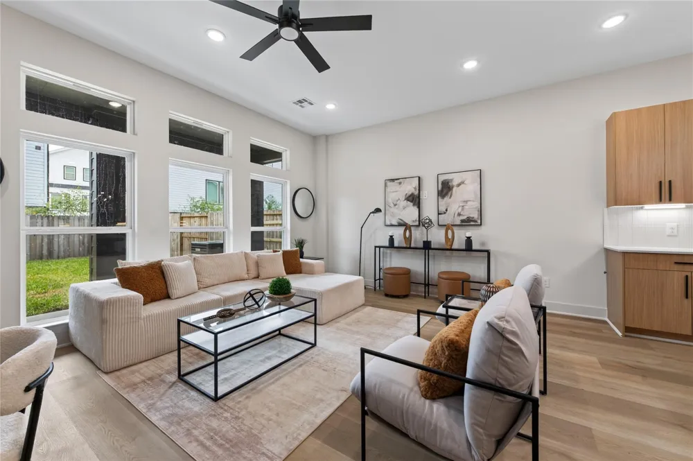 14101 Bridgeport Houston, TX 77047