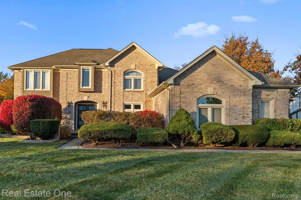 1953 REGENCY HILLS DRIVE Shelby Charter Township, MI 48316