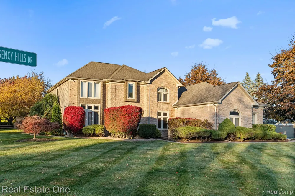 1953 REGENCY HILLS DRIVE Shelby Charter Township, MI 48316