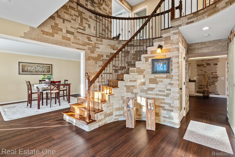 1953 REGENCY HILLS DRIVE Shelby Charter Township, MI 48316