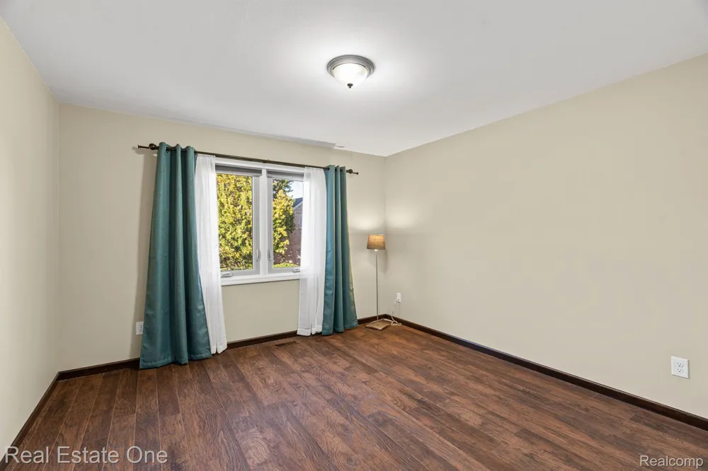 1953 REGENCY HILLS DRIVE Shelby Charter Township, MI 48316