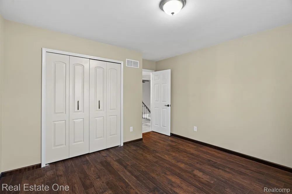 1953 REGENCY HILLS DRIVE Shelby Charter Township, MI 48316