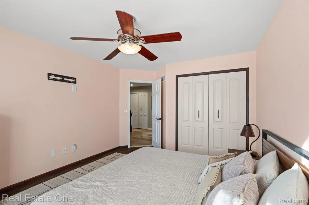 1953 REGENCY HILLS DRIVE Shelby Charter Township, MI 48316