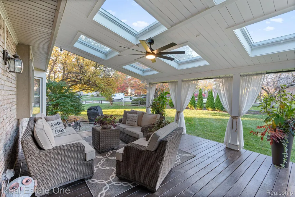 1953 REGENCY HILLS DRIVE Shelby Charter Township, MI 48316