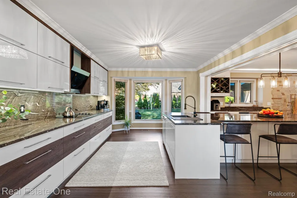 1953 REGENCY HILLS DRIVE Shelby Charter Township, MI 48316